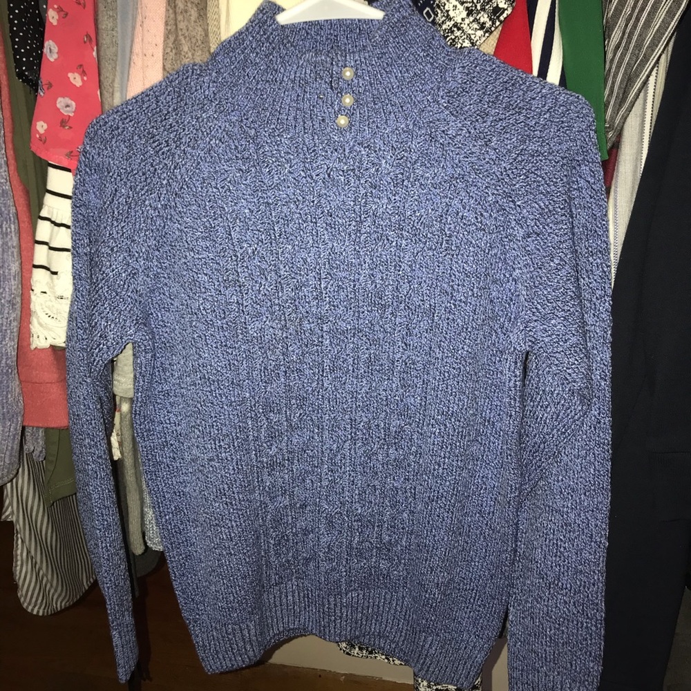 Women’s long sleeve sweater